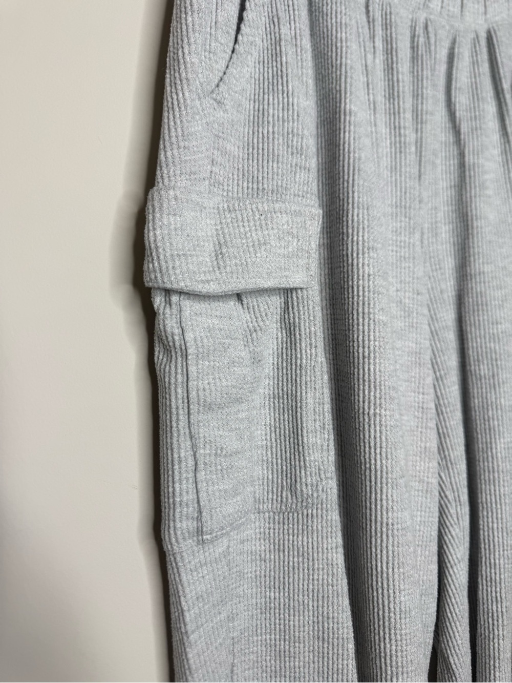 Aerie Light Gray Waffle Cargo Knit Joggers - Picture 2 of 7